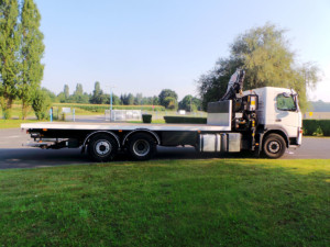 Camion Plateau grue 26T