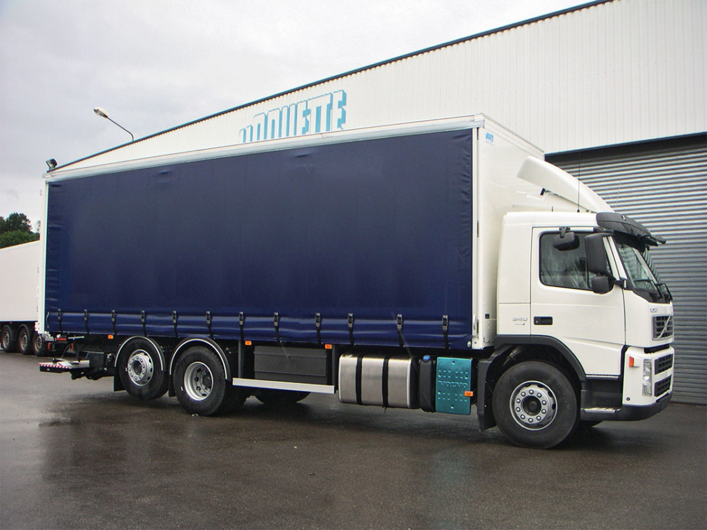 Camion baché 26T